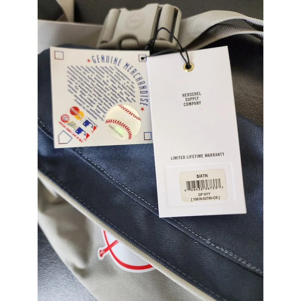 Herschel New York‎ Yankees Herschel Supply Co. Outfield Sixteen Hip Travel Pack